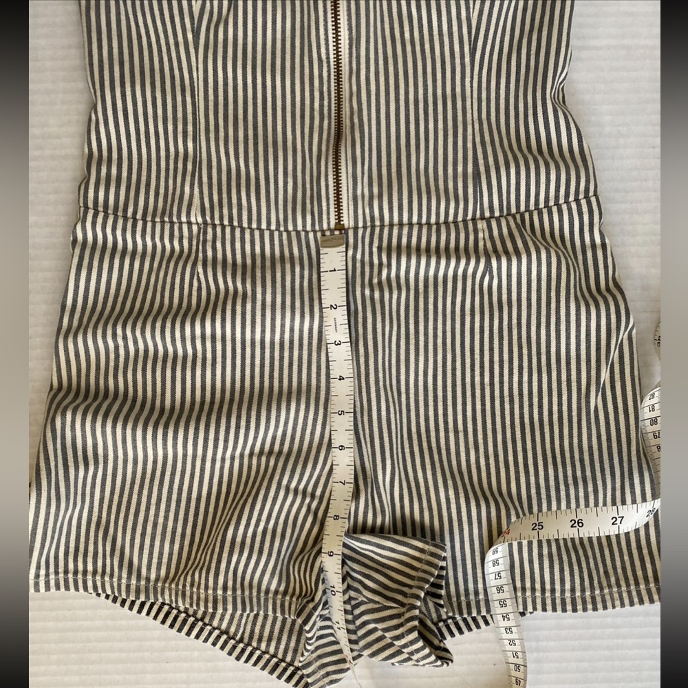 Current Elliot Carnival Stripe 50’s Bathing Romper Size 2 - Picture 10 of 15